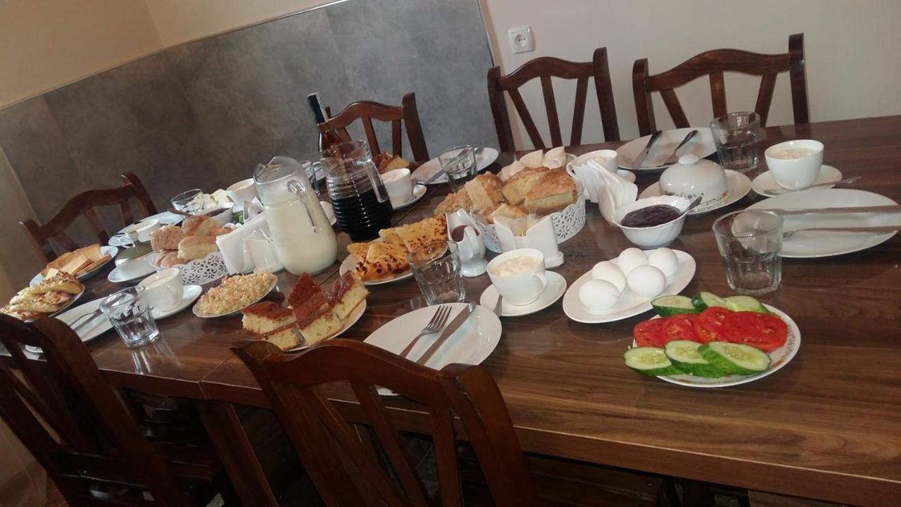 Guesthouse Guram Baba Mestia Ngoại thất bức ảnh